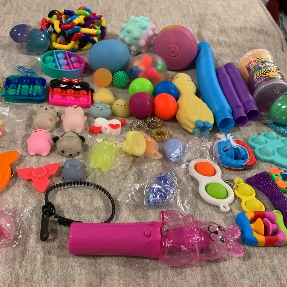 Fidgets - Picture 3 of 3